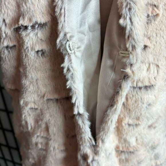 Jodifl Cream /Brown Faux Fur Vest - Picture 3 of 7